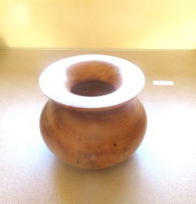 This large bowl won a commended certificate for Bill Burden